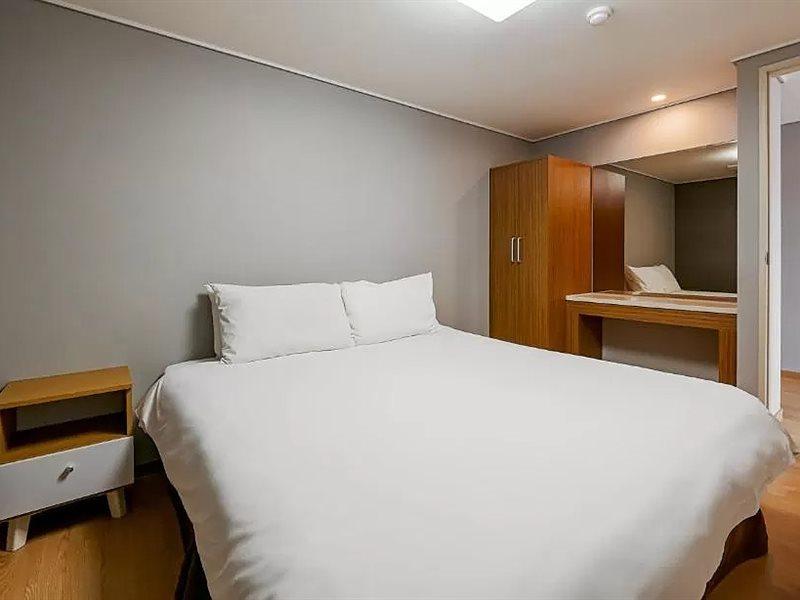Pampas Hotel Чеджу Екстериор снимка