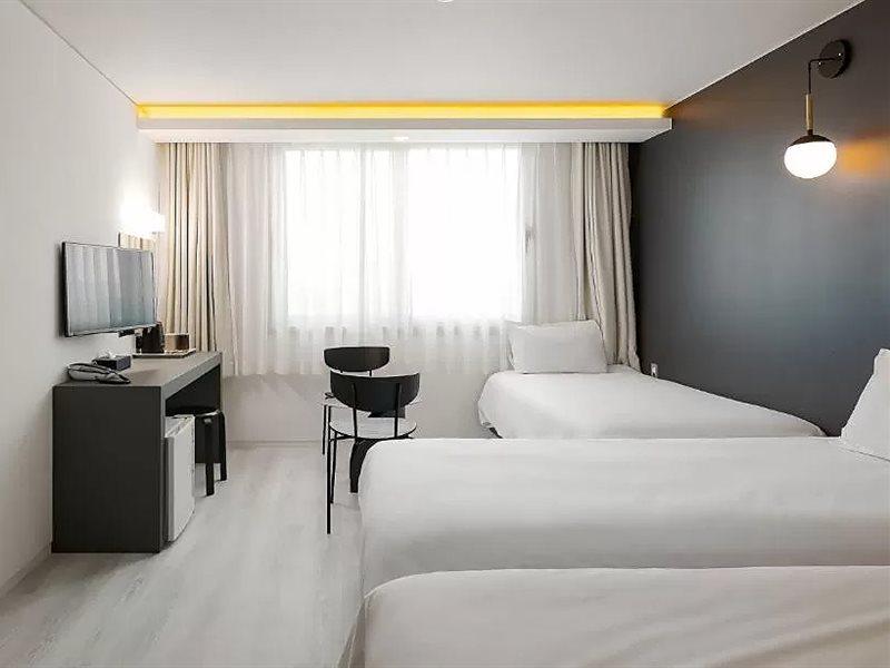 Pampas Hotel Чеджу Екстериор снимка