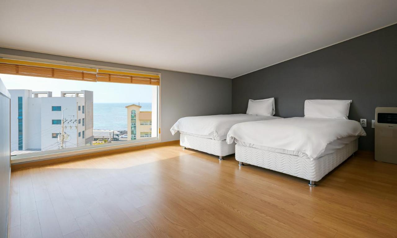 Pampas Hotel Чеджу Екстериор снимка
