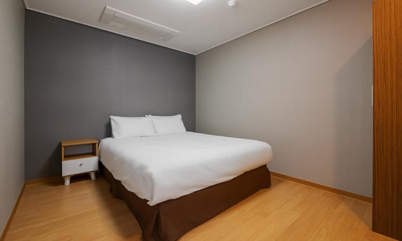 Pampas Hotel Чеджу Екстериор снимка