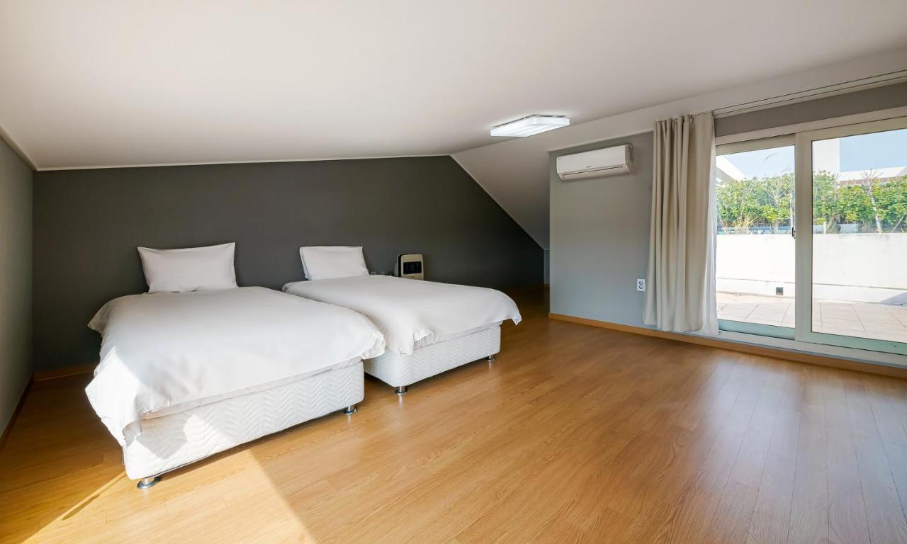 Pampas Hotel Чеджу Екстериор снимка