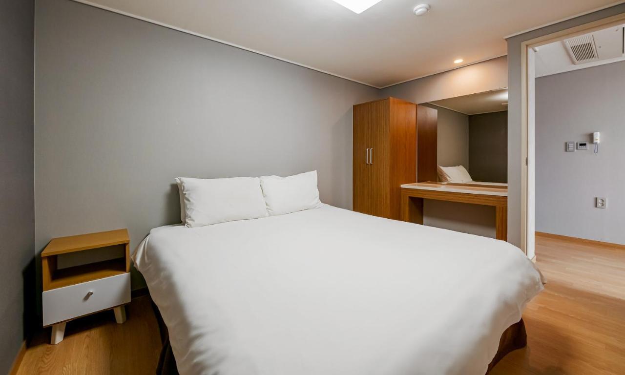 Pampas Hotel Чеджу Екстериор снимка