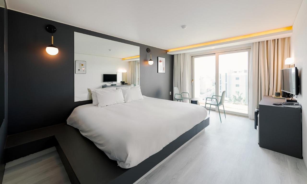 Pampas Hotel Чеджу Екстериор снимка