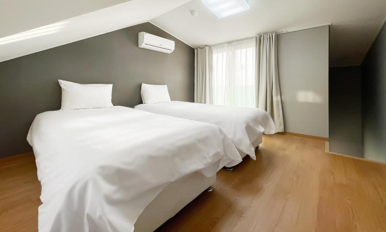 Pampas Hotel Чеджу Екстериор снимка