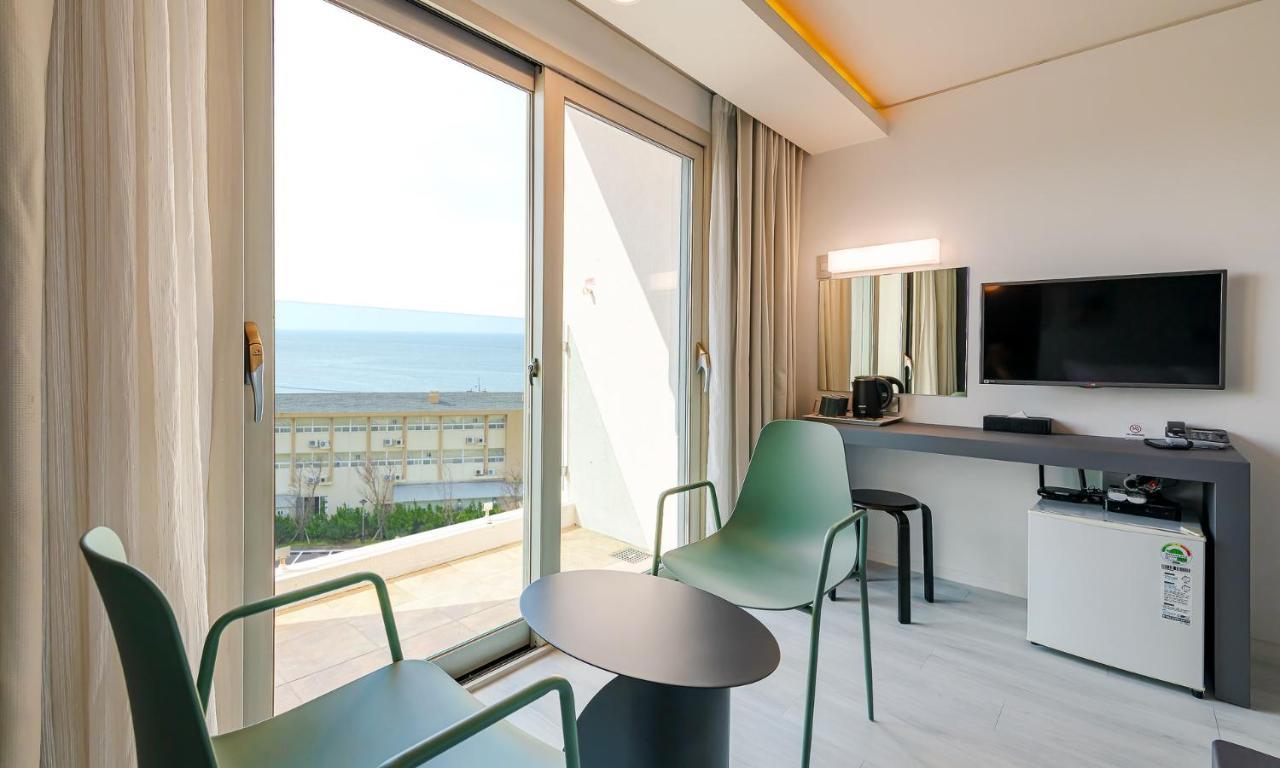 Pampas Hotel Чеджу Екстериор снимка