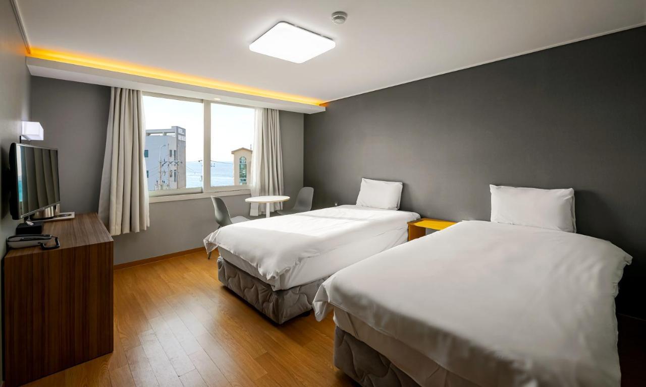 Pampas Hotel Чеджу Екстериор снимка