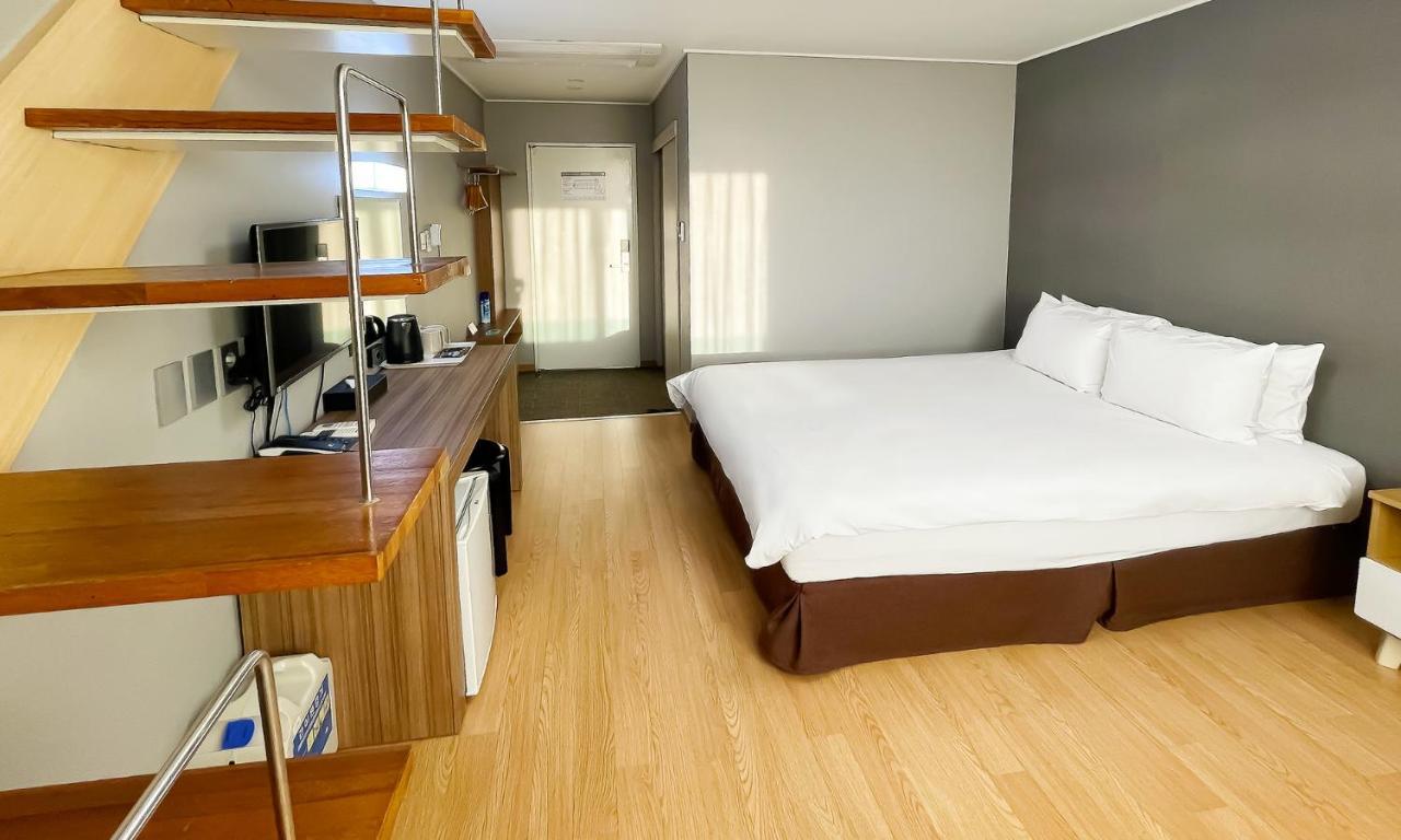 Pampas Hotel Чеджу Екстериор снимка