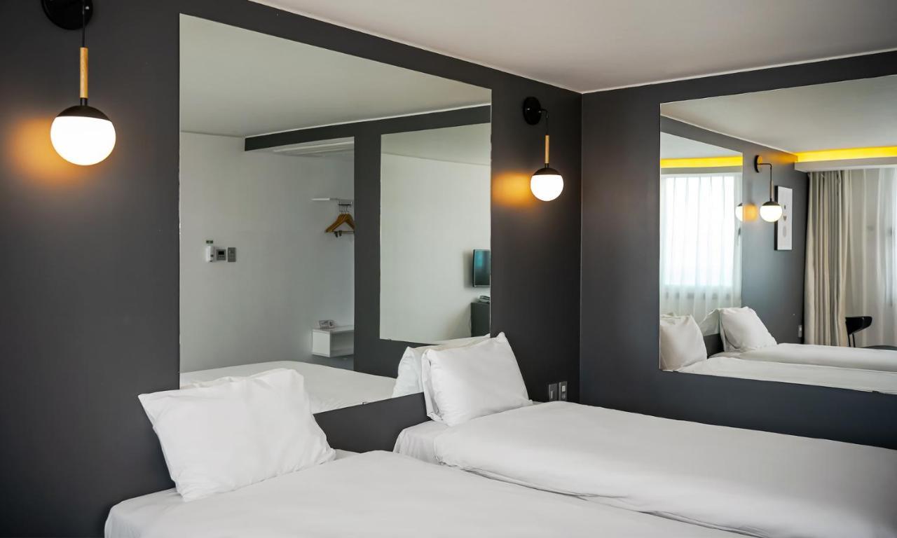 Pampas Hotel Чеджу Екстериор снимка