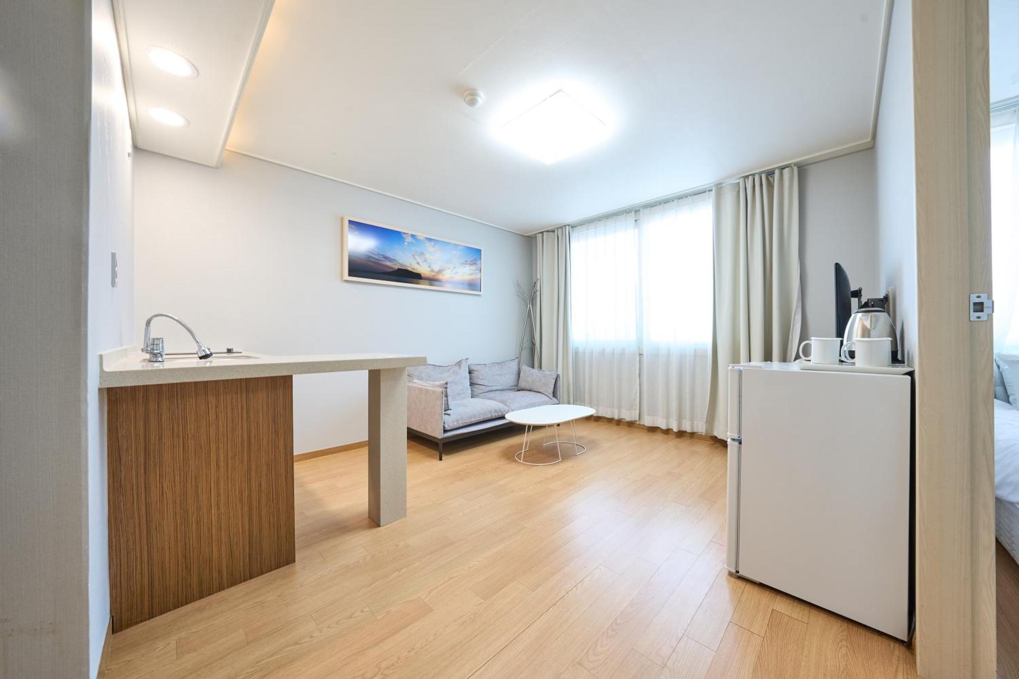 Pampas Hotel Чеджу Екстериор снимка